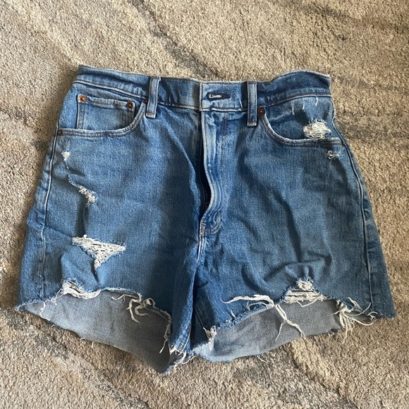 Abercrombie & Fitch Pants - Abercrombie Curve Love High Rise 4” Mom Short